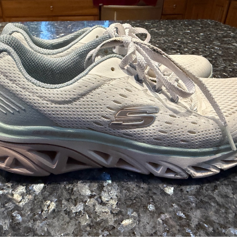 Skechers Women's White and Gray Sneakers